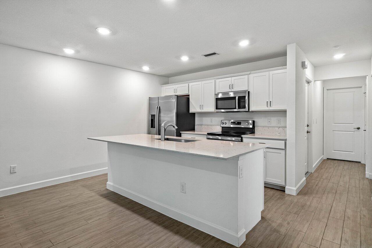 6001 Woods Edge Circle