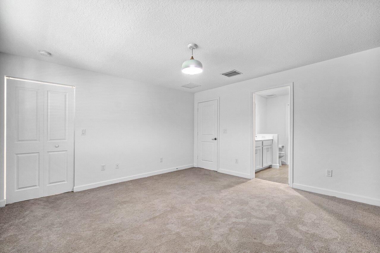6001 Woods Edge Circle