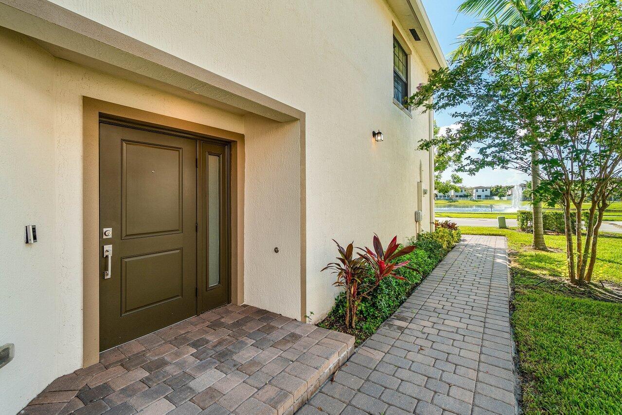 6001 Woods Edge Circle