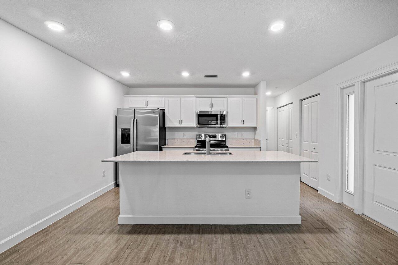 6001 Woods Edge Circle