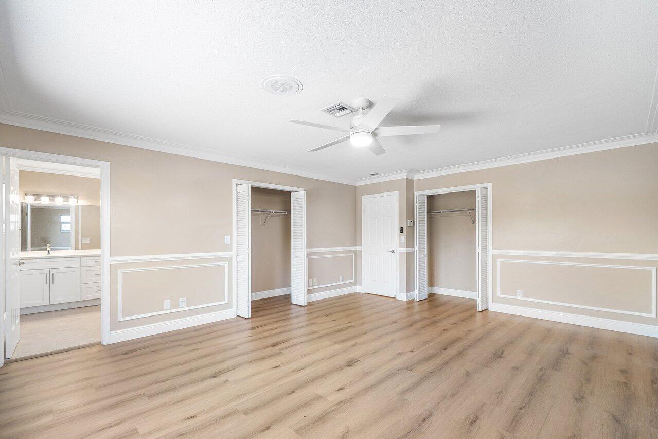 5065 Horseshoe Circle N