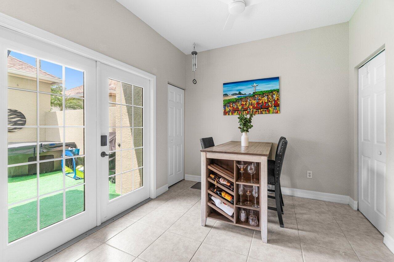 212 W Thatch Palm Circle