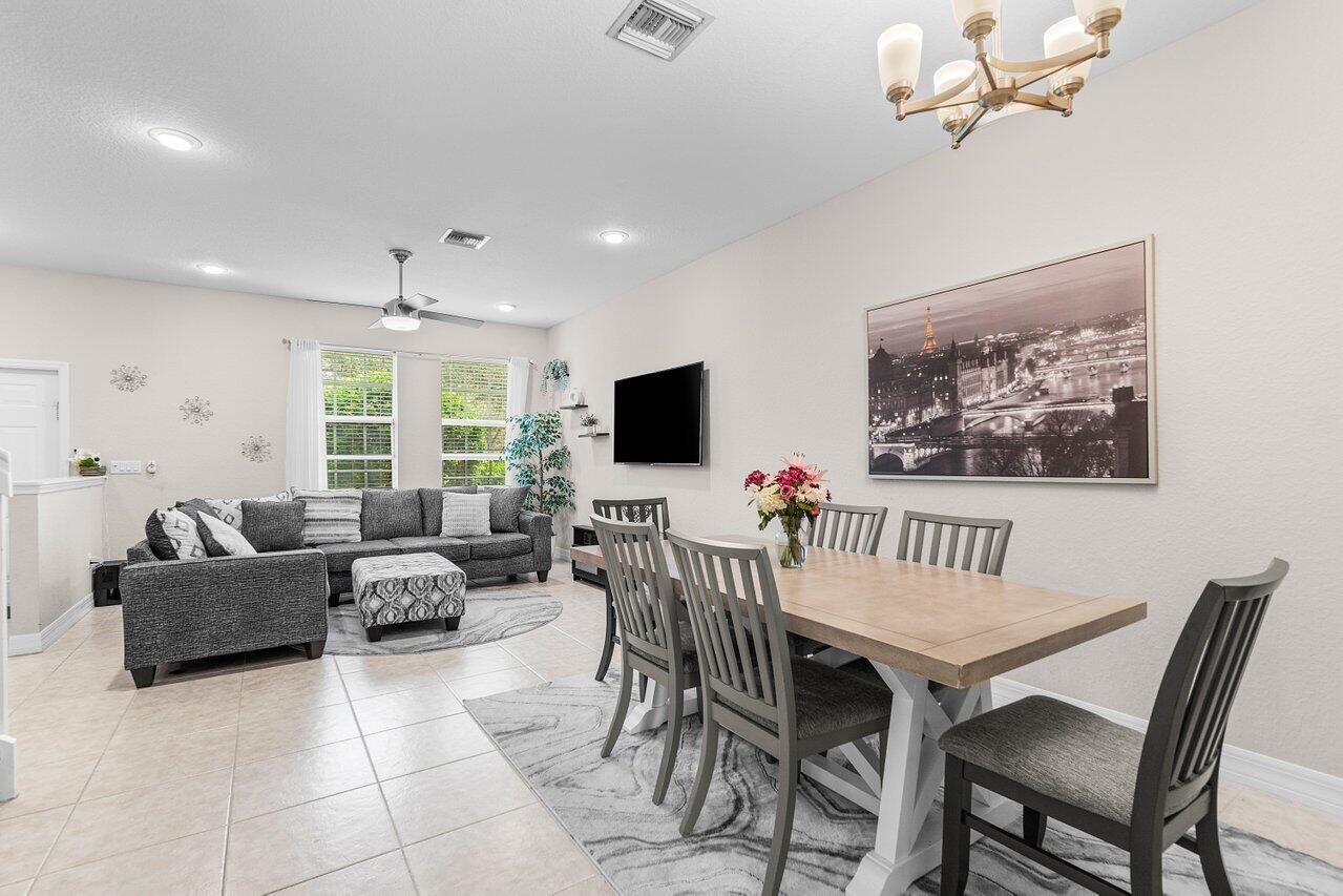 212 W Thatch Palm Circle