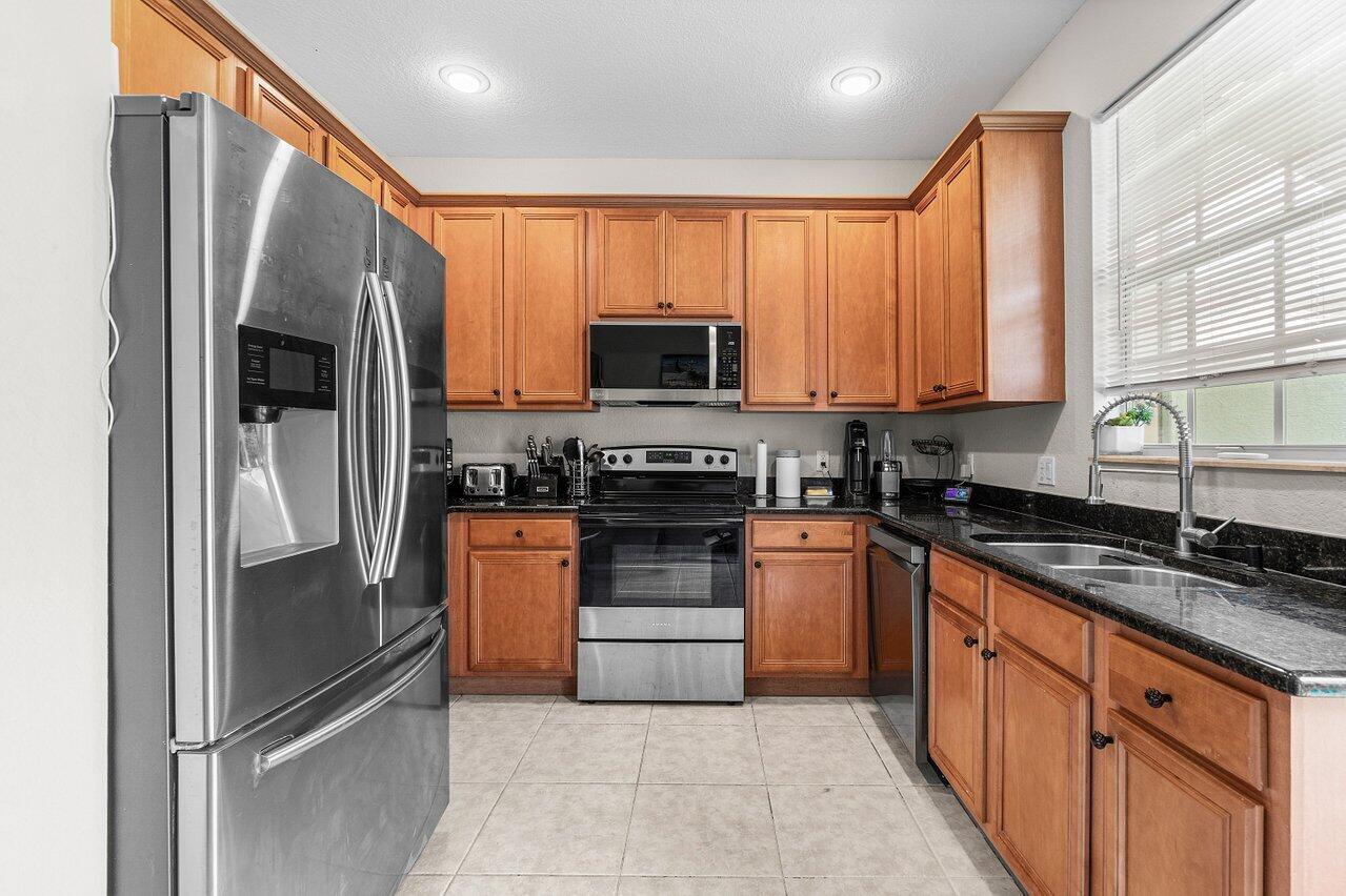 212 W Thatch Palm Circle