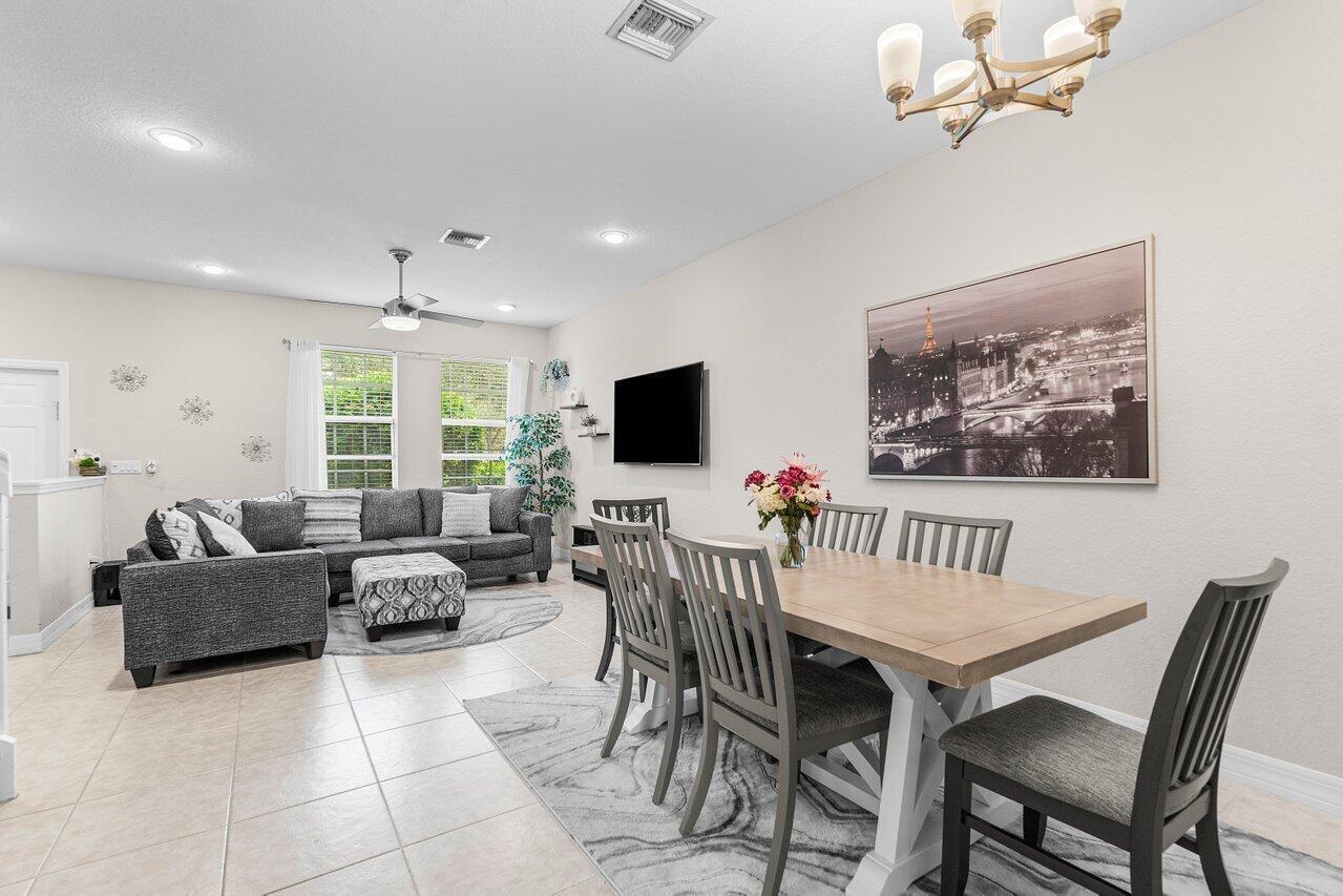 212 W Thatch Palm Circle