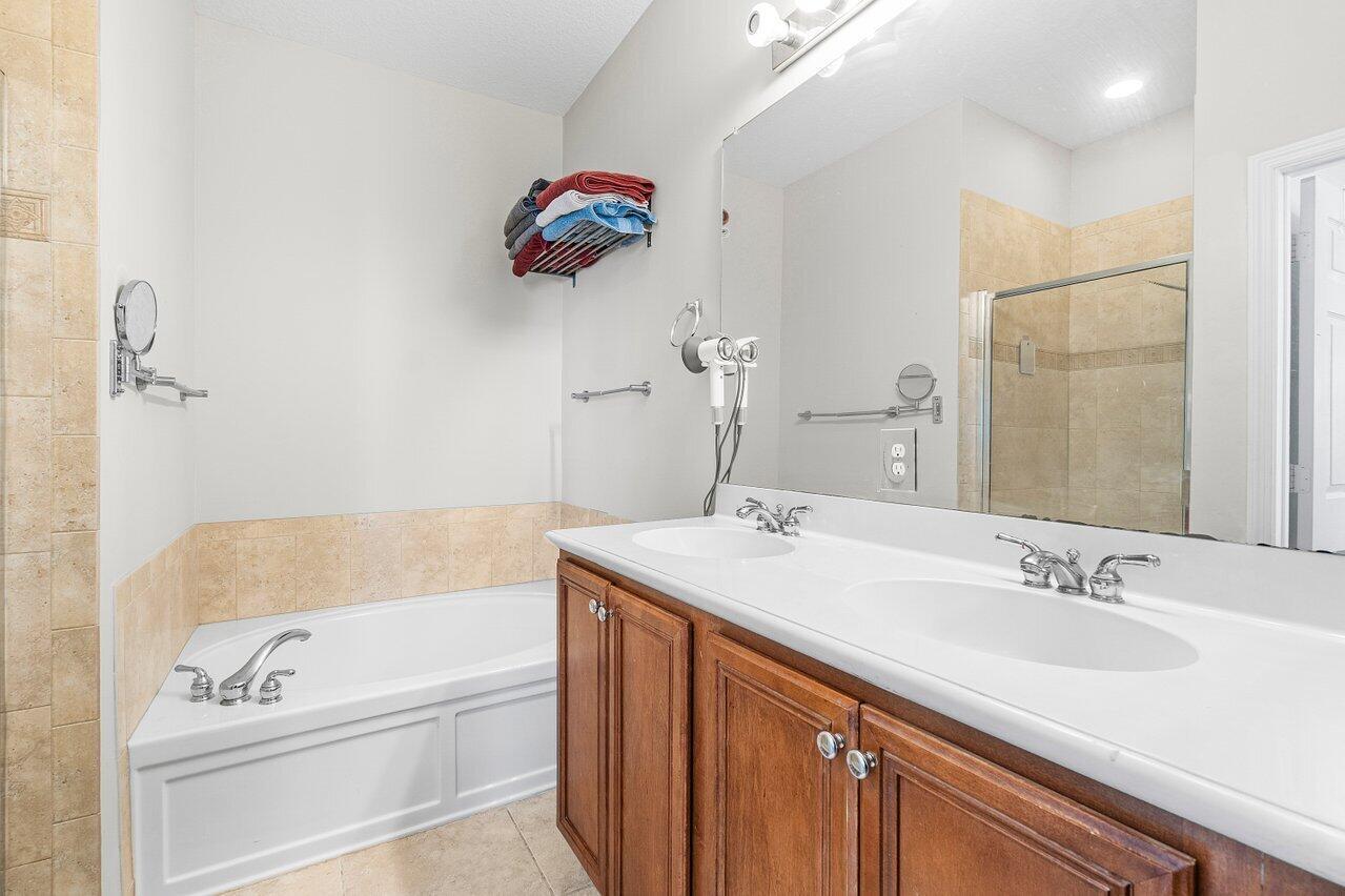 212 W Thatch Palm Circle