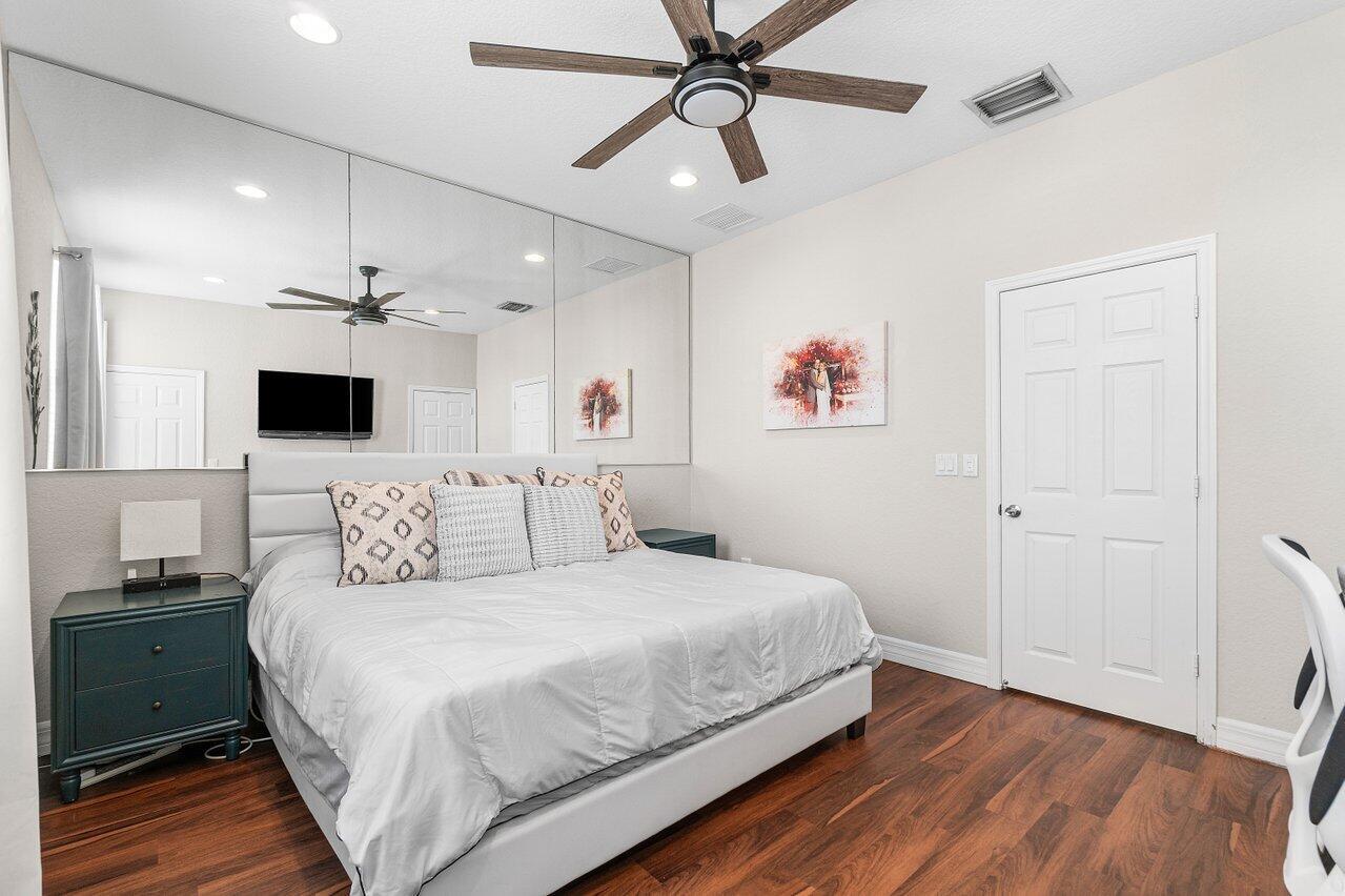 212 W Thatch Palm Circle