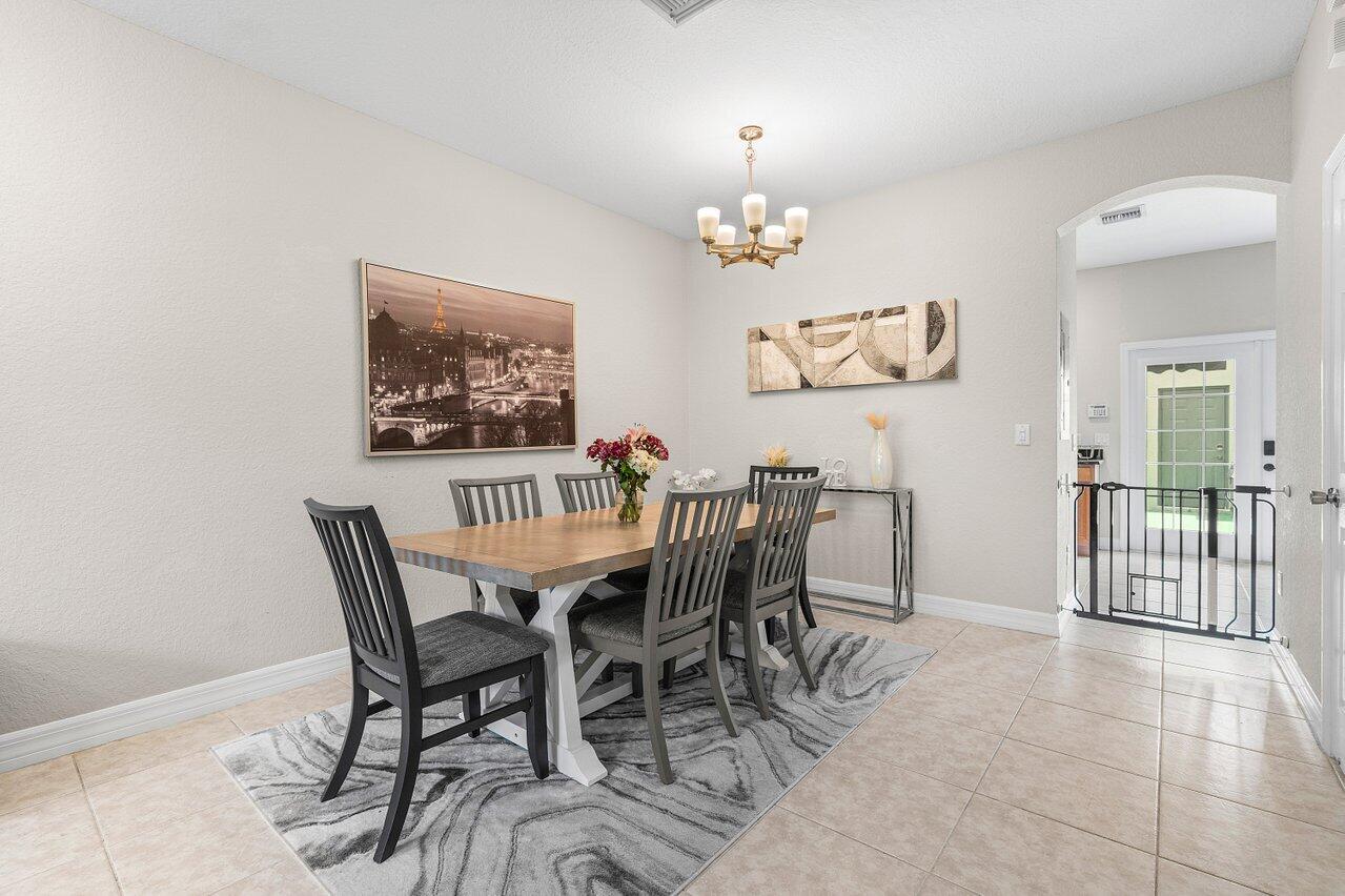 212 W Thatch Palm Circle