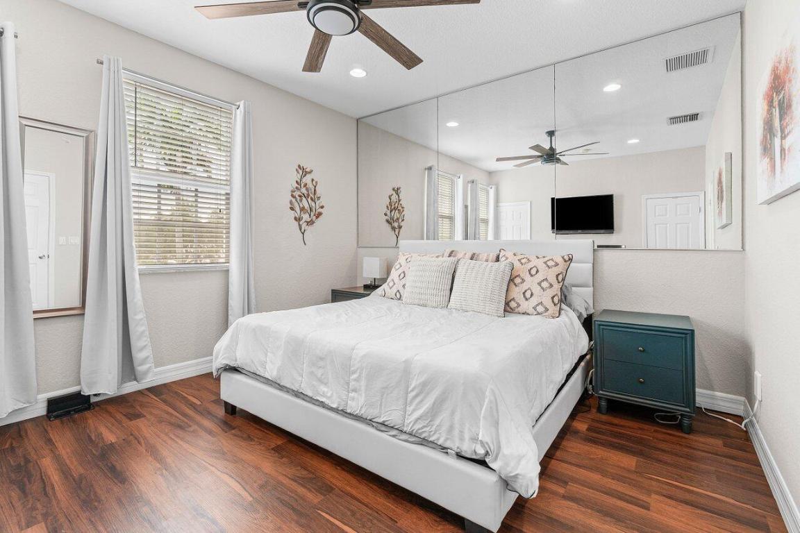 212 W Thatch Palm Circle