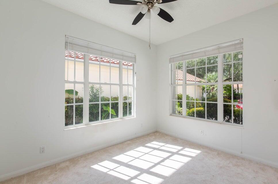 179 E Tall Oaks Circle