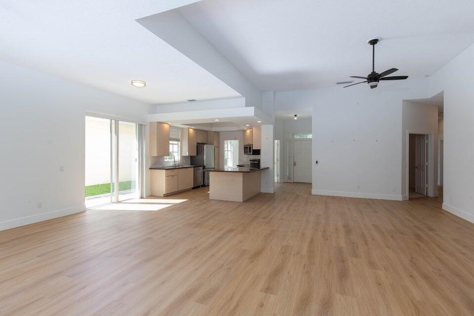 179 E Tall Oaks Circle