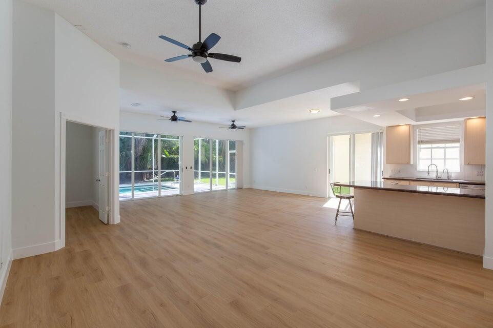 179 E Tall Oaks Circle