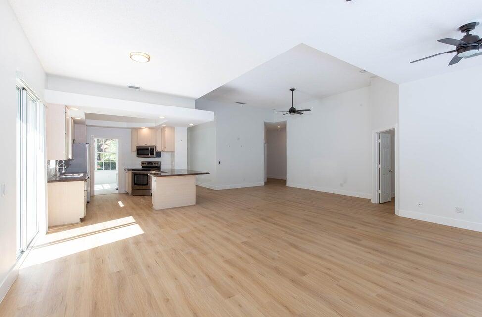 179 E Tall Oaks Circle