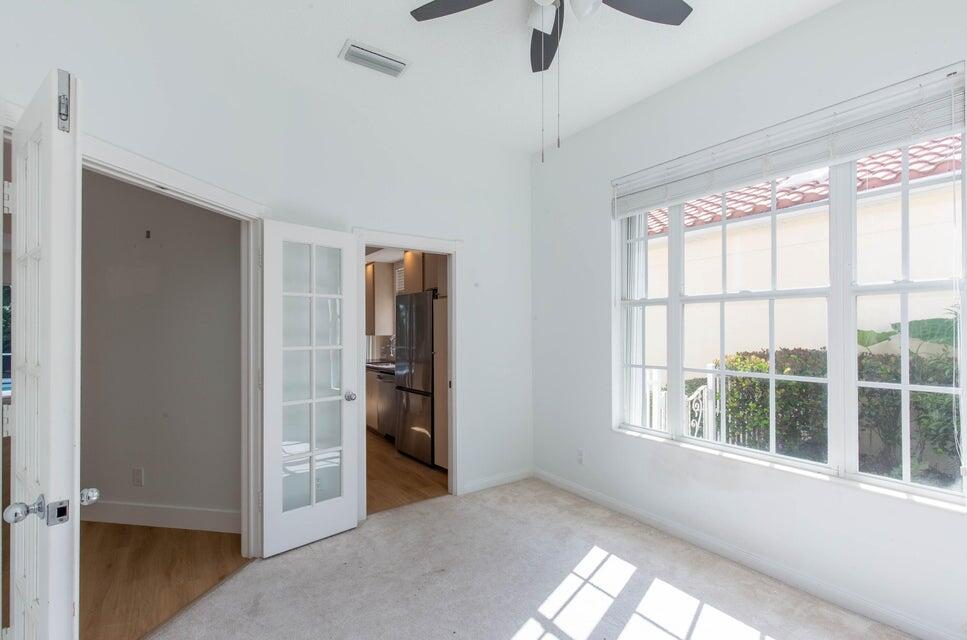 179 E Tall Oaks Circle