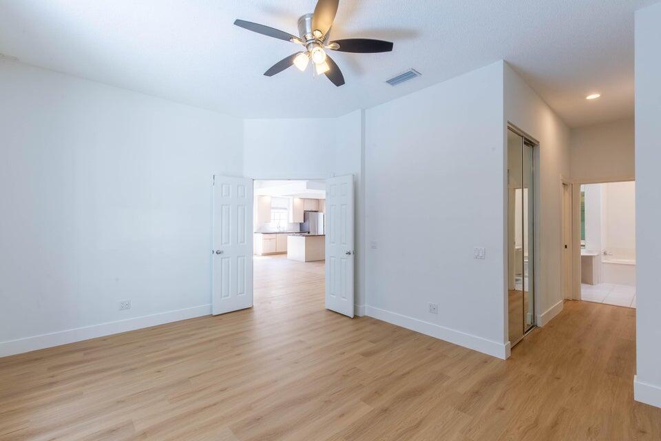 179 E Tall Oaks Circle