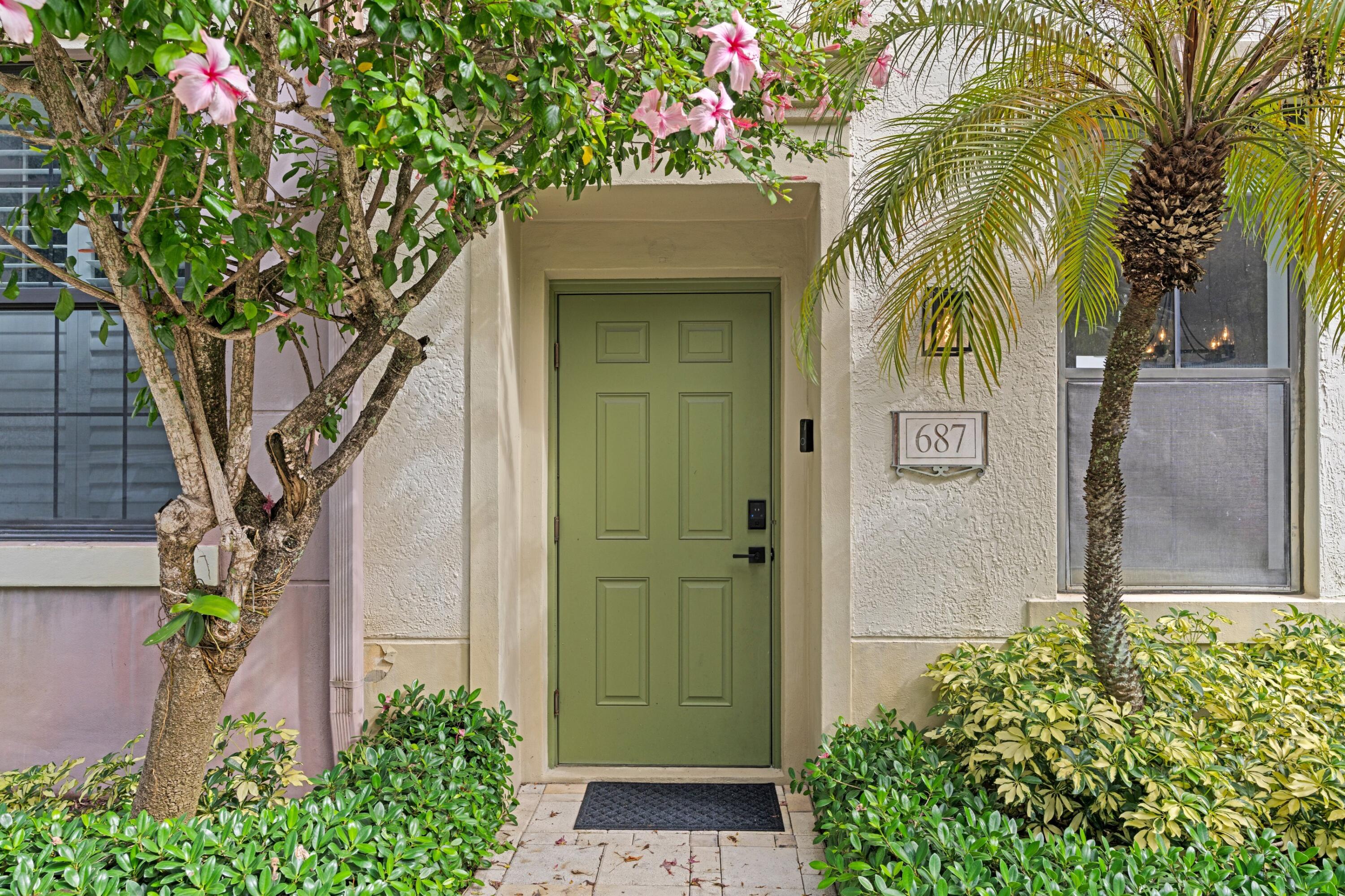 687 Hibiscus Street