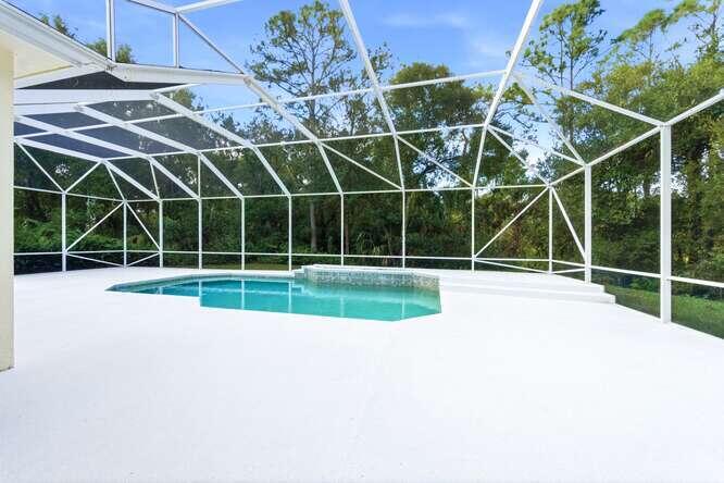 1030 SW Blue Stem Way
