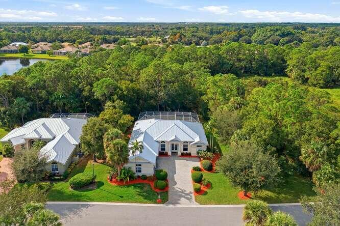 1030 SW Blue Stem Way