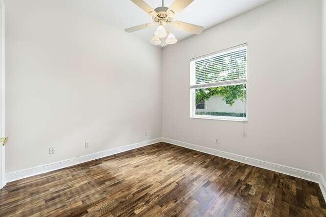 1030 SW Blue Stem Way