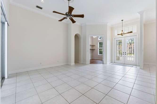 1030 SW Blue Stem Way