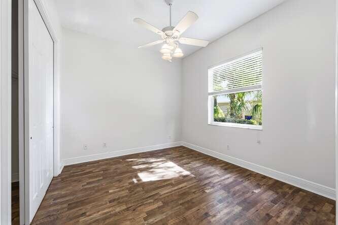 1030 SW Blue Stem Way