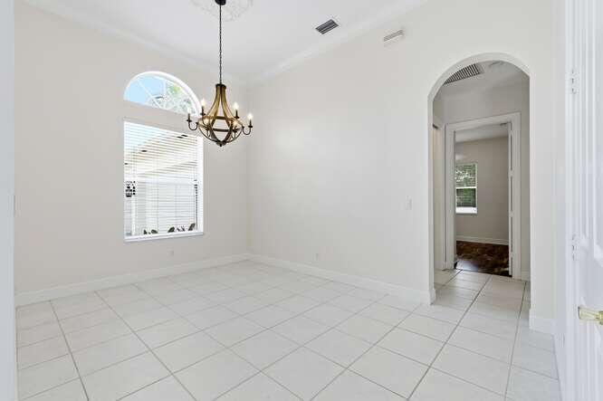 1030 SW Blue Stem Way