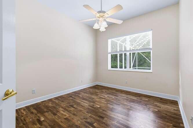 1030 SW Blue Stem Way