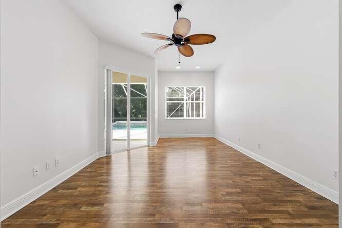 1030 SW Blue Stem Way