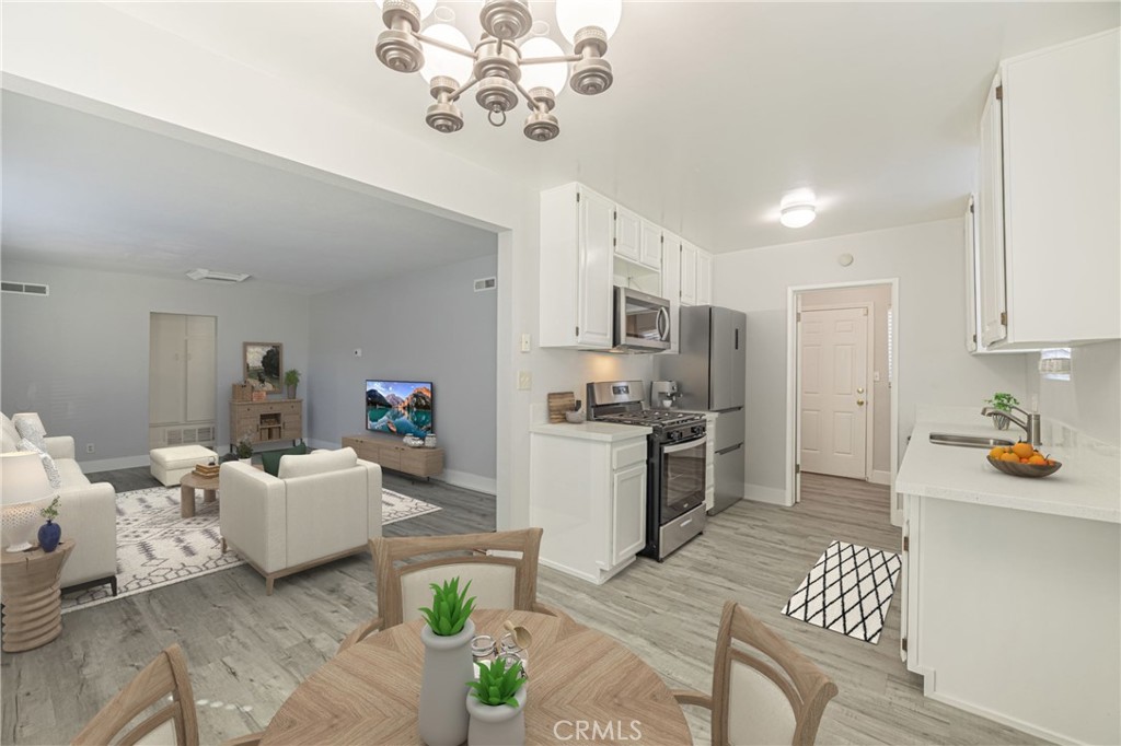 1042 W Avenue J 10