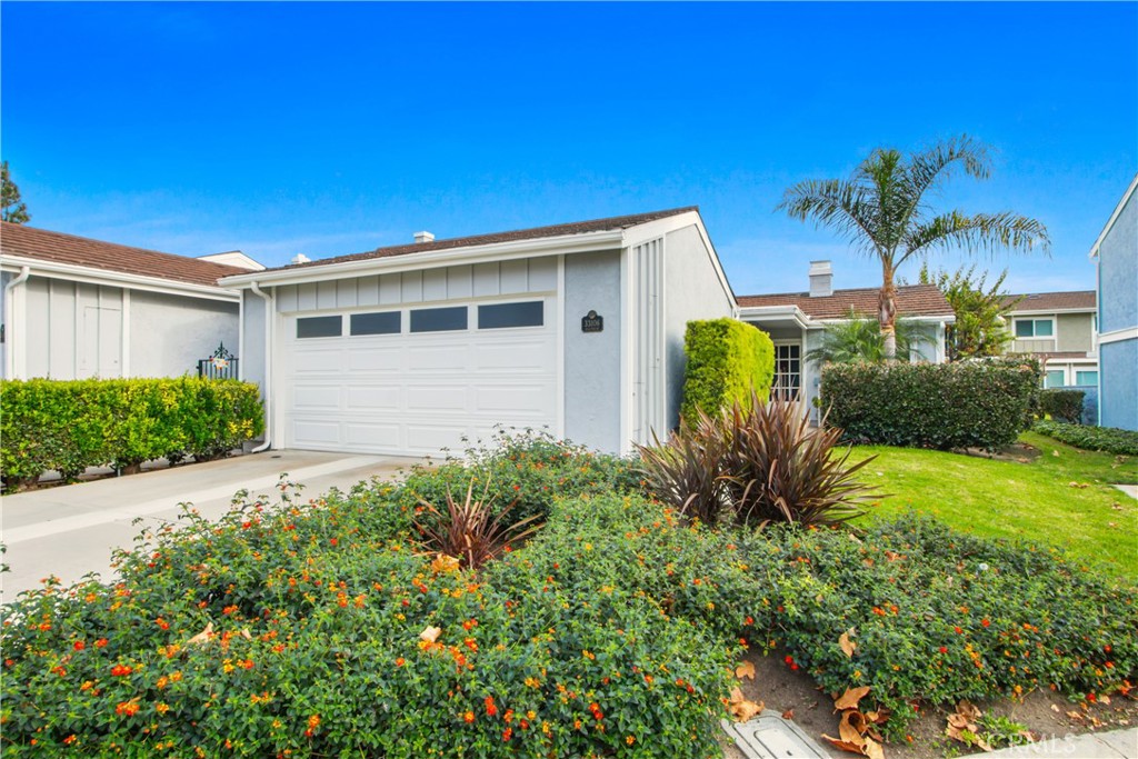33106 Halfmoon Court