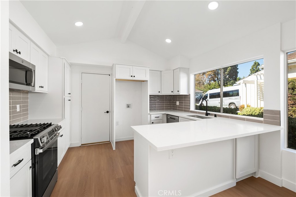 33102 Halfmoon Court