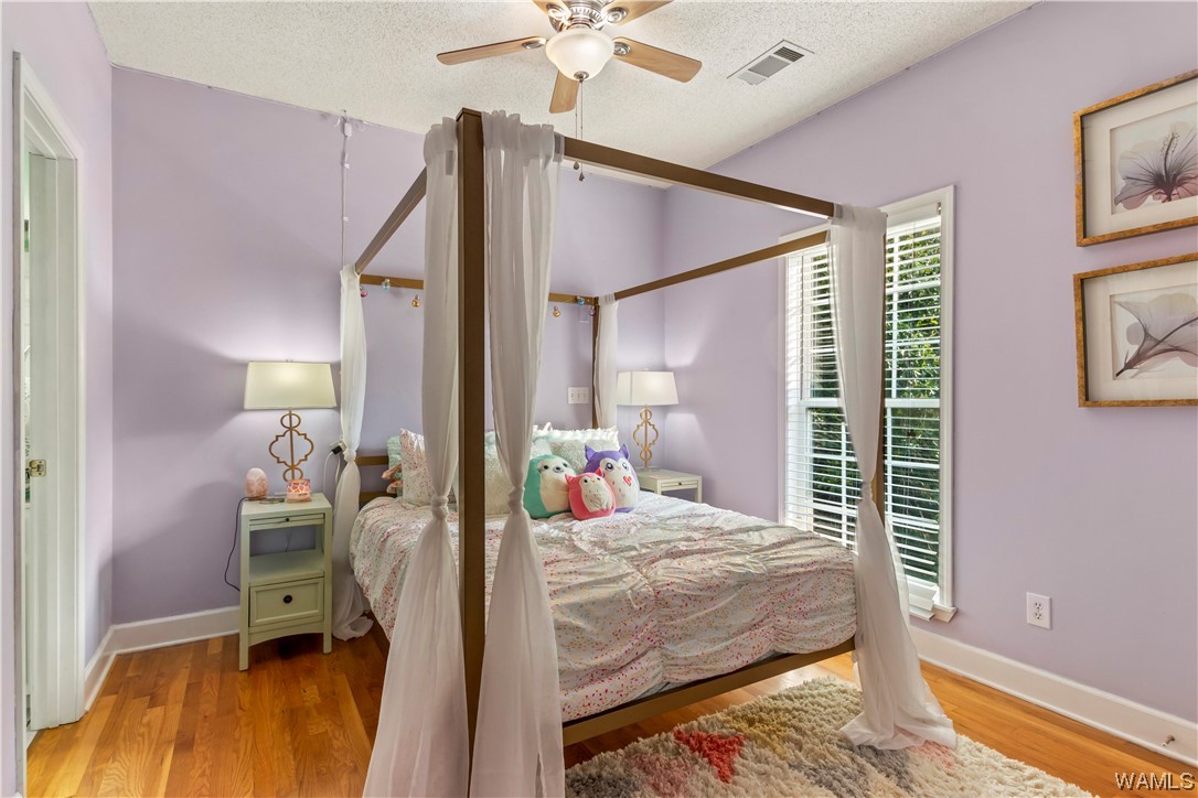 15923 Edwardian Dr