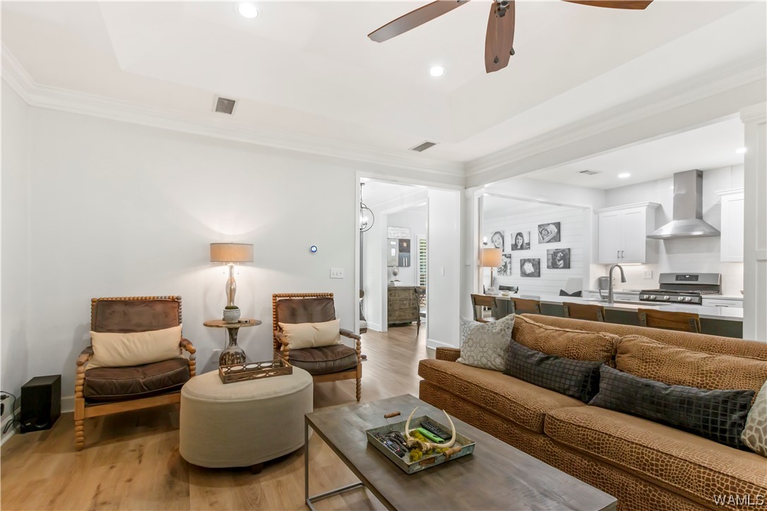 15923 Edwardian Dr