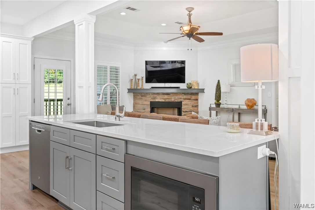 15923 Edwardian Dr