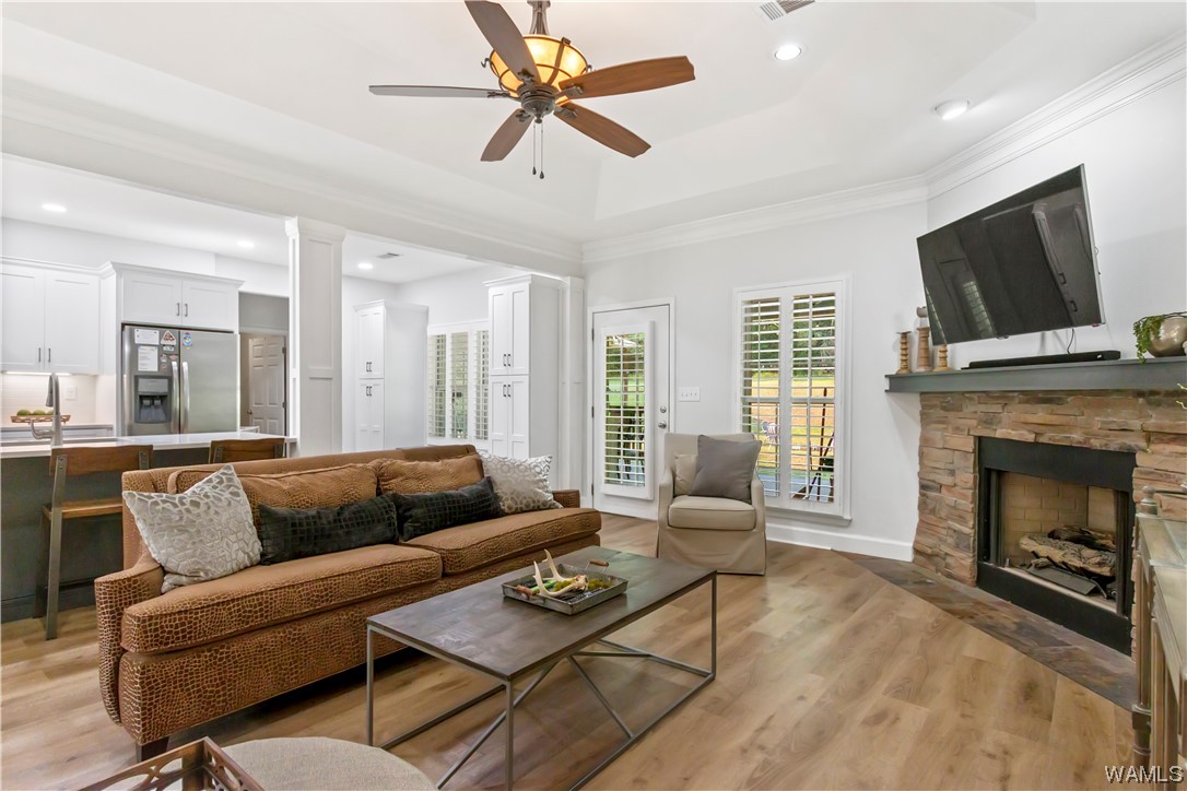 15923 Edwardian Dr