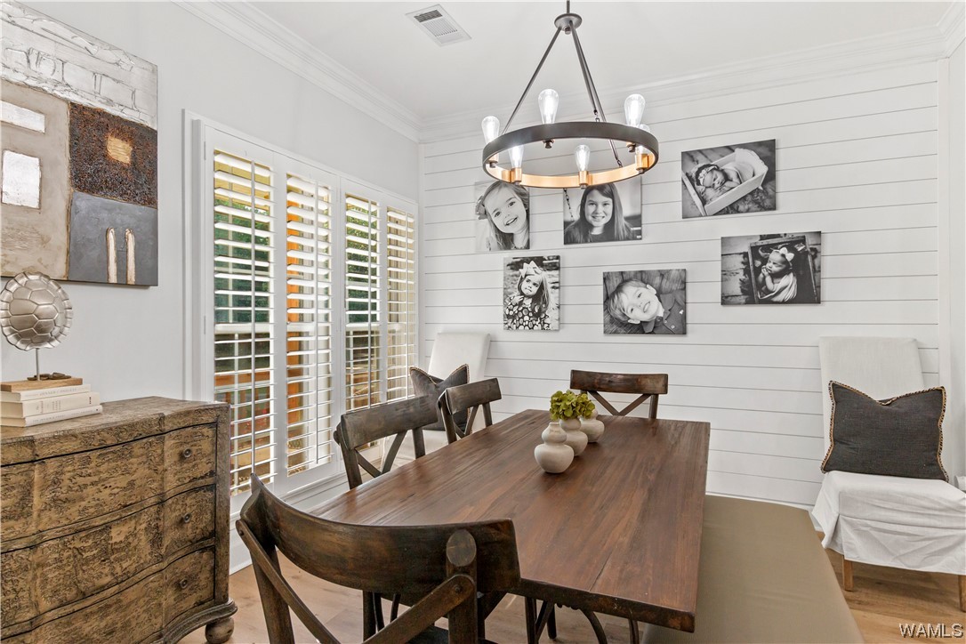15923 Edwardian Dr