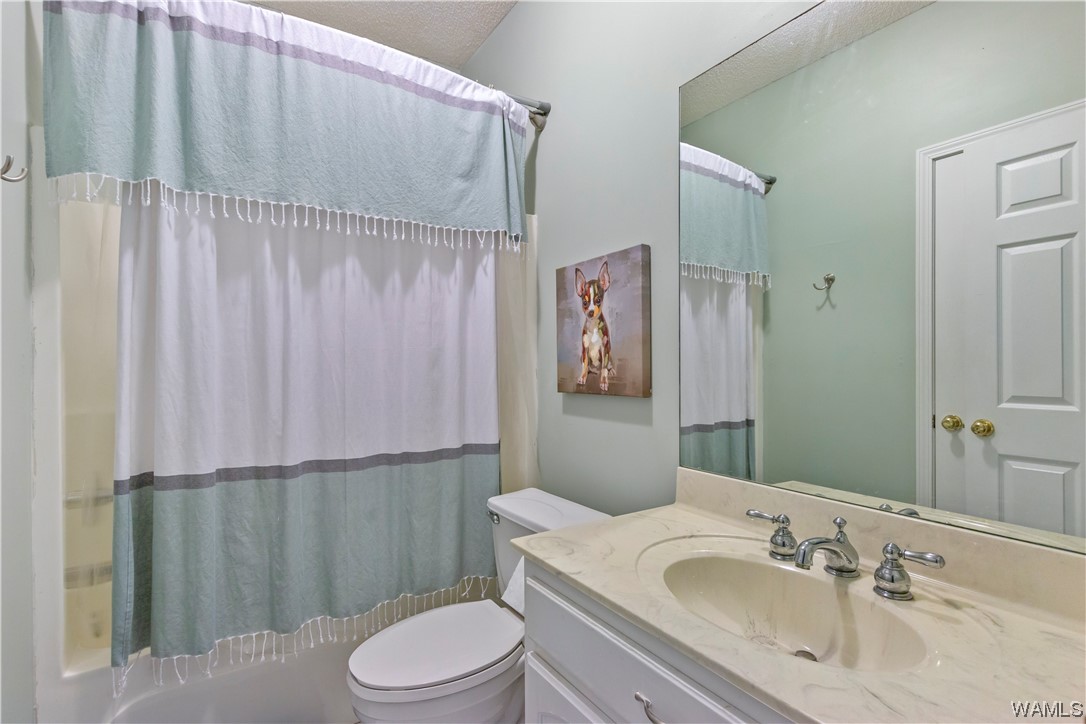 15923 Edwardian Dr