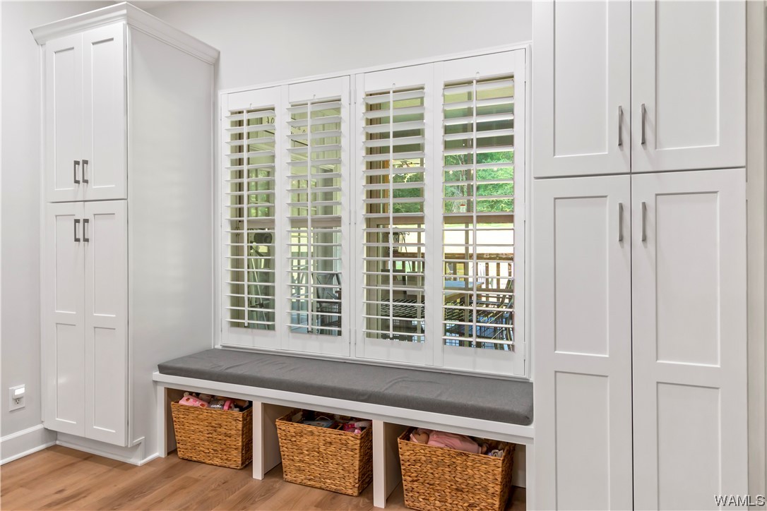 15923 Edwardian Dr