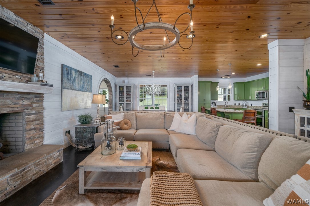 17616 Strickland Spur