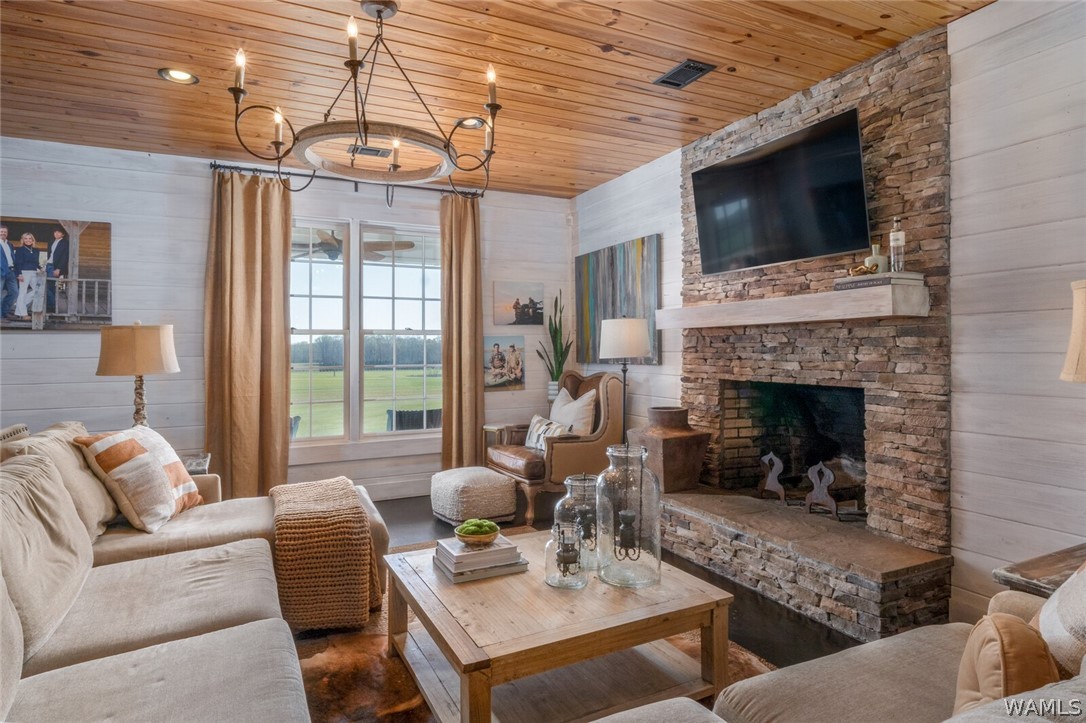 17616 Strickland Spur