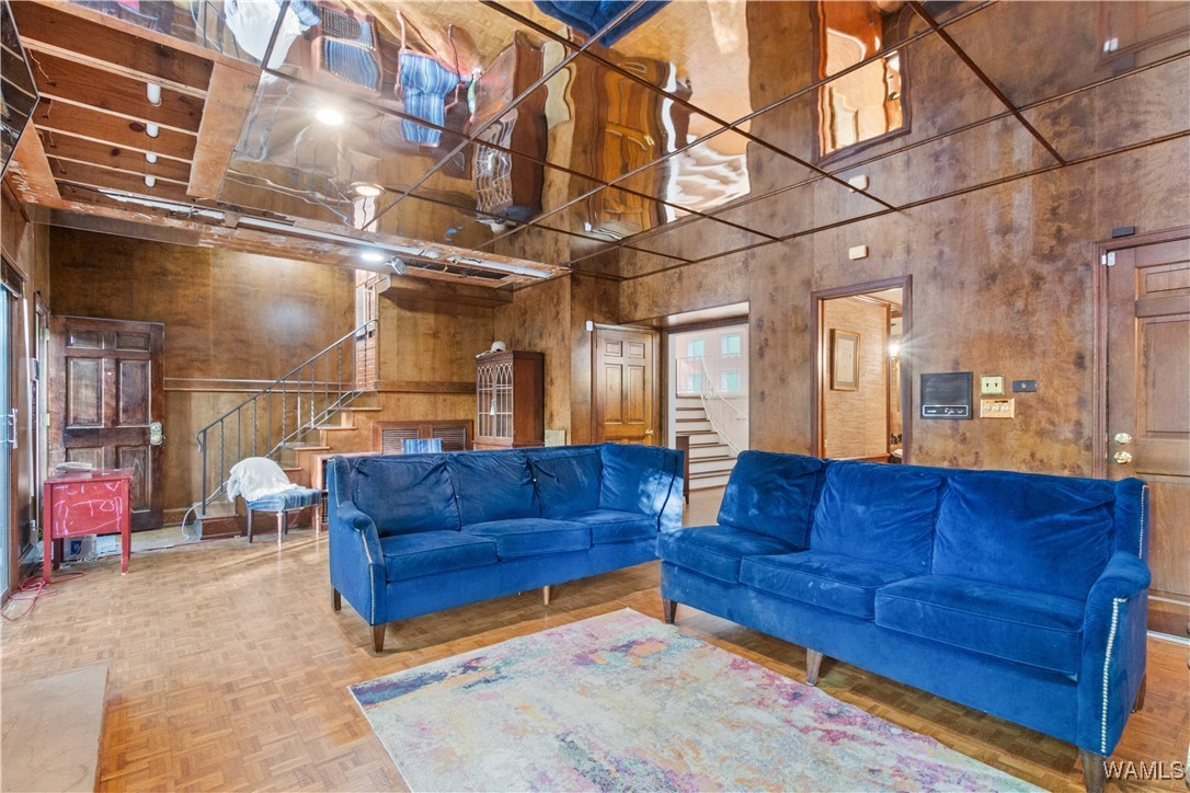4704 Oneida Ave