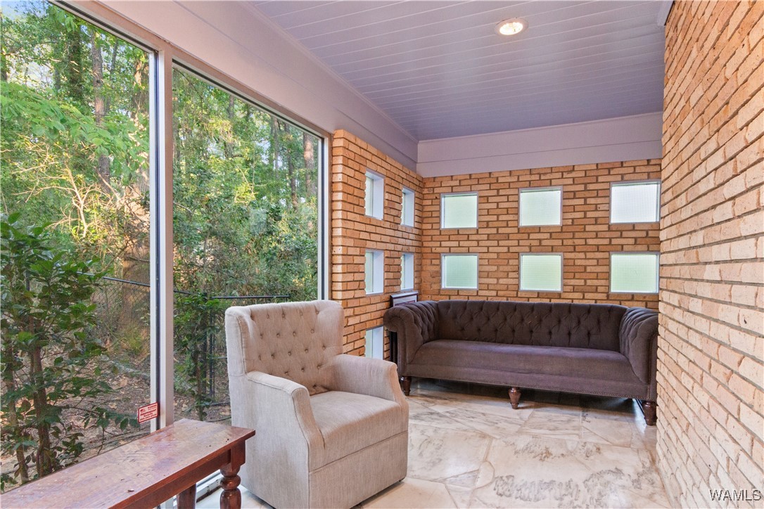 4704 Oneida Ave