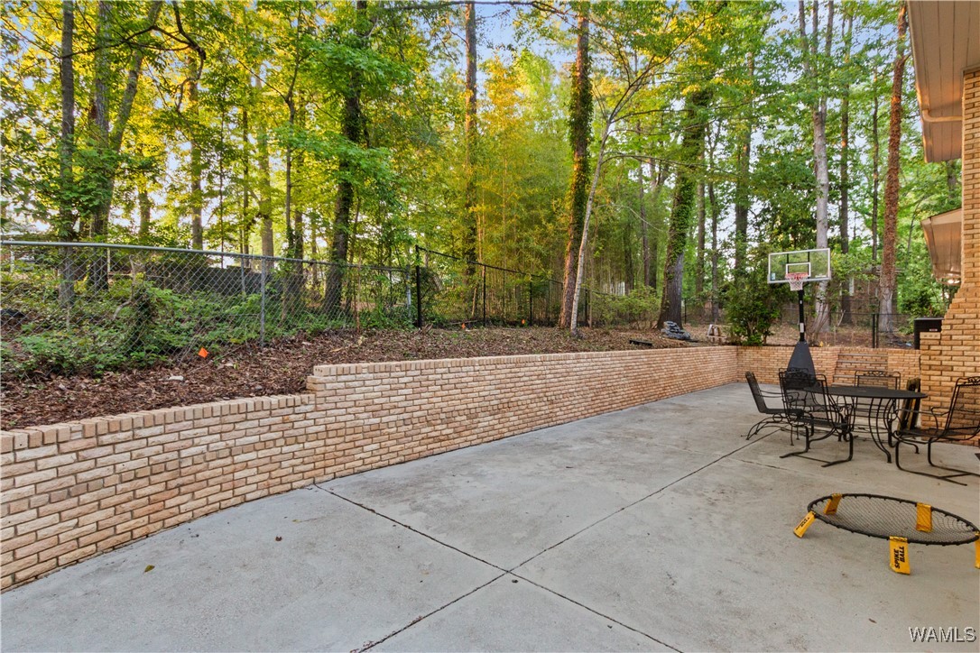 4704 Oneida Ave