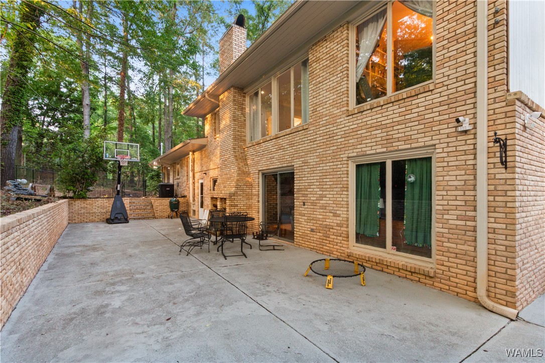 4704 Oneida Ave
