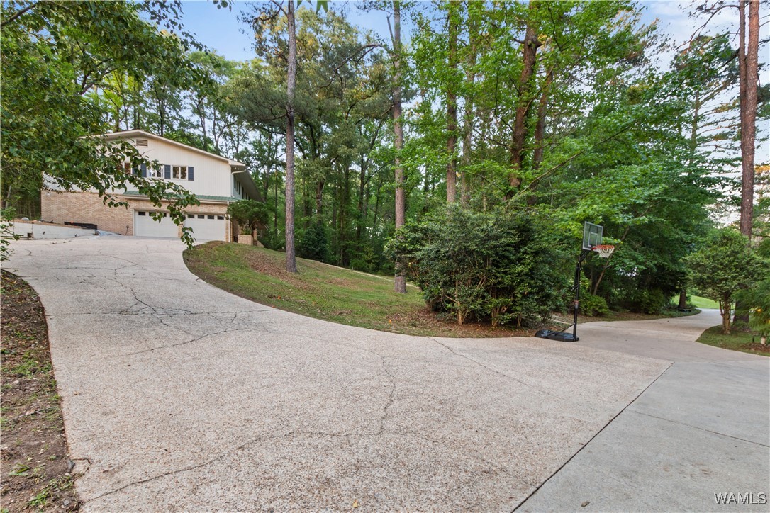 4704 Oneida Ave