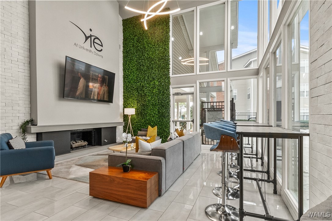 120 15th Street Unit: 218