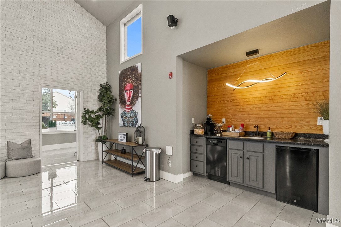 120 15th Street Unit: 218
