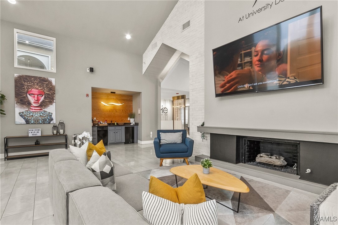 120 15th Street Unit: 218