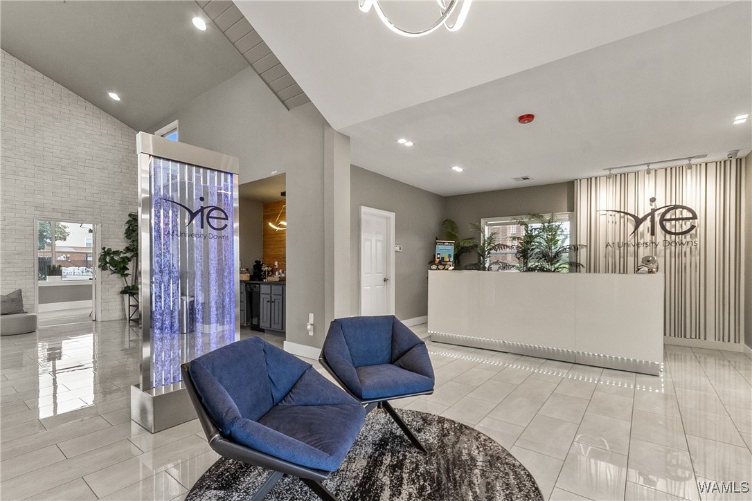 120 15th Street Unit: 218