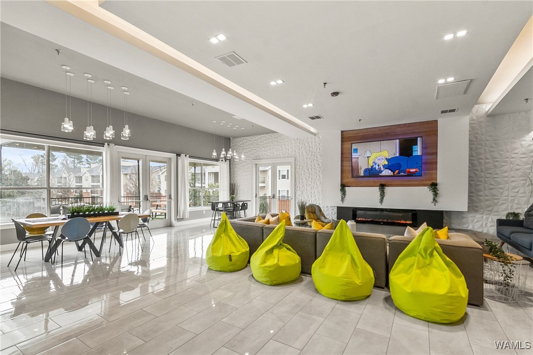 120 15th Street Unit: 218